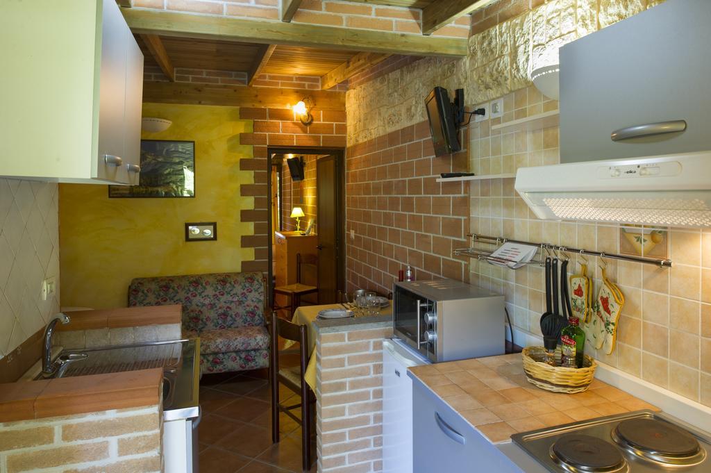 Country Apartments Castel di Decima Exteriör bild